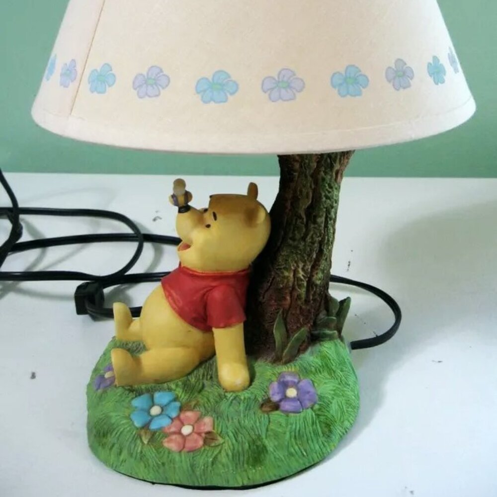 Winnie the Pooh table lamp made by Hampton Bay in 2002 - Picture 2 of 10